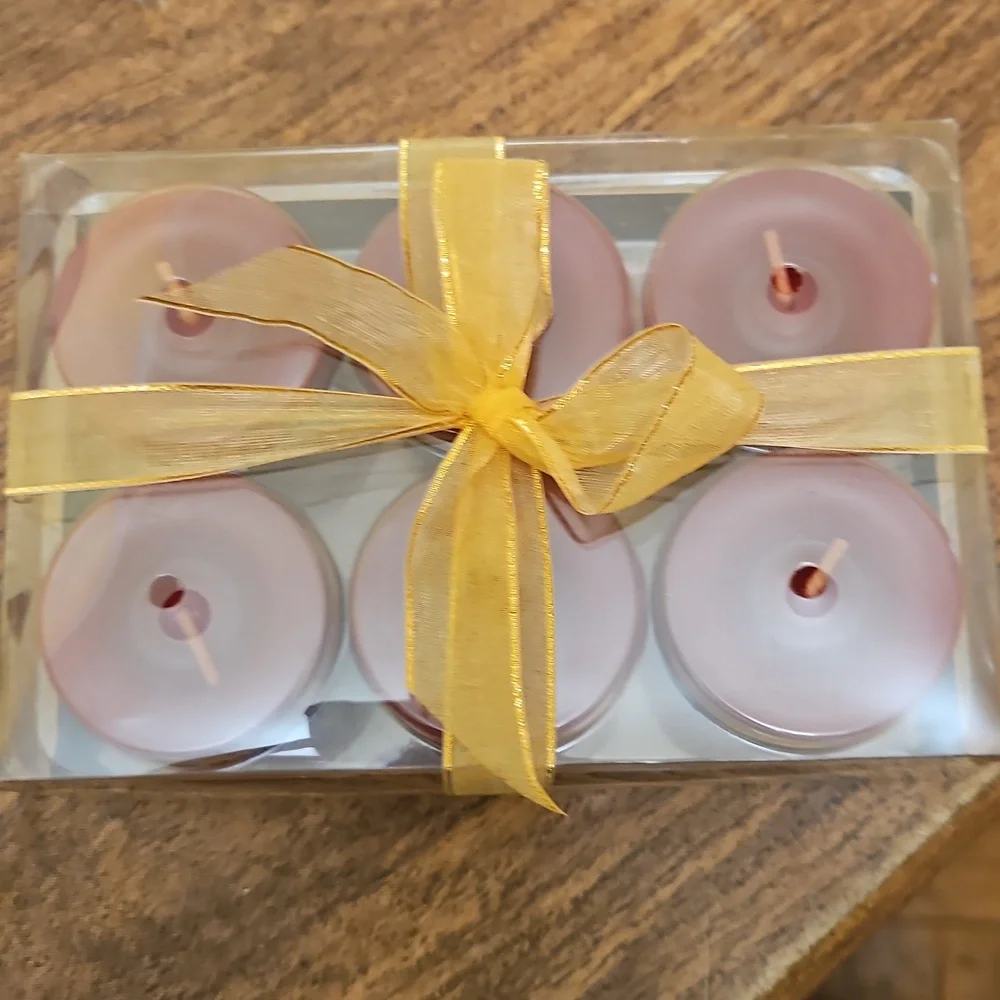 NIB Pier 1 pack of 6 purple Sugar Plum Votive Candles